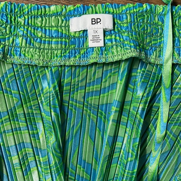 BP Crop Top - Picture 3 of 3